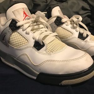 Air Jordan 4 white cements